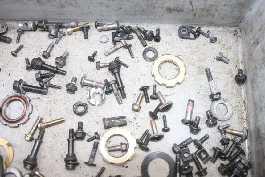 photo de ZAK SCHROEVEN EN BEVESTIGINGSMATERIAAL PEUGEOT STREETZONE I 2T 50 (2018 - 2020) - Zoom op gebruiksstaat