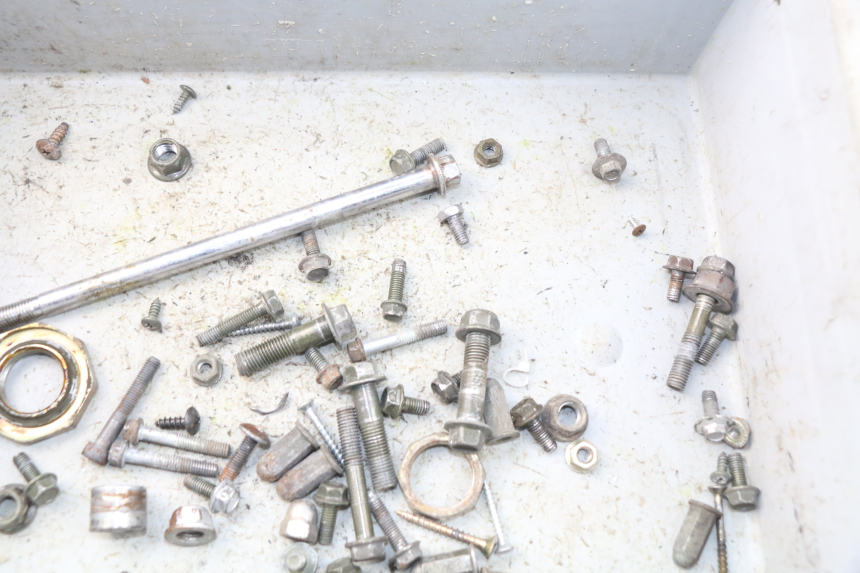 photo de ZAK SCHROEVEN EN BEVESTIGINGSMATERIAAL JM MOTORS SUNNY 50 (2017 - 2020) - Zoom op gebruiksstaat