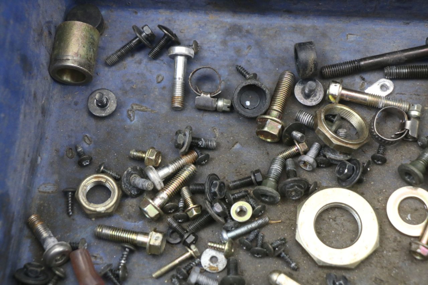 photo de ZAK SCHROEVEN EN BEVESTIGINGSMATERIAAL KYMCO SUPER 8 4T 50 (2018 - 2020) - Detail van het onderdeel