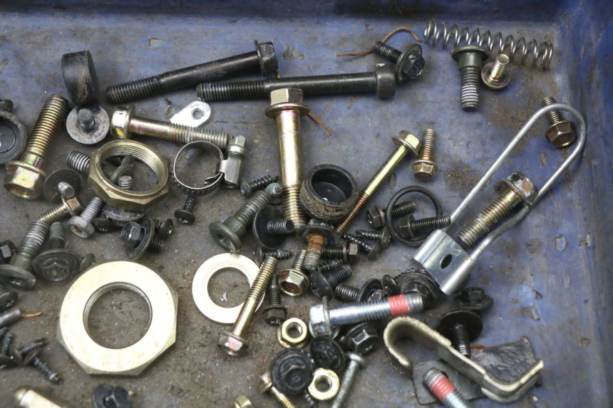 photo de ZAK SCHROEVEN EN BEVESTIGINGSMATERIAAL KYMCO SUPER 8 4T 50 (2018 - 2020) - Zoom op gebruiksstaat