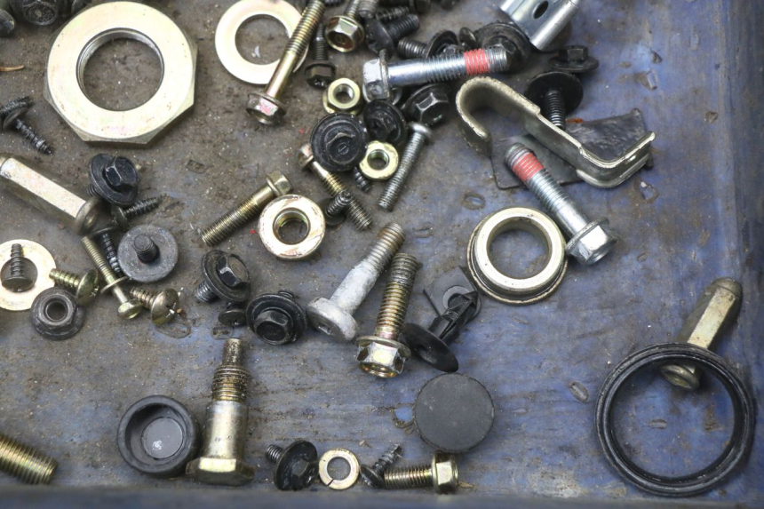 photo de ZAK SCHROEVEN EN BEVESTIGINGSMATERIAAL KYMCO SUPER 8 4T 50 (2018 - 2020) - Technische close-up