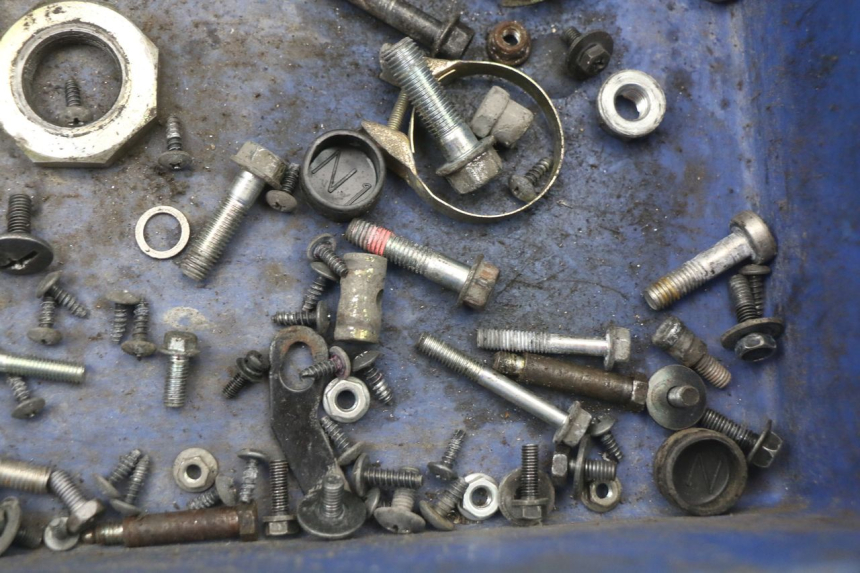 photo de ZAK SCHROEVEN EN BEVESTIGINGSMATERIAAL KYMCO SUPER 8 4T 50 (2021 - 2024) - Technische close-up