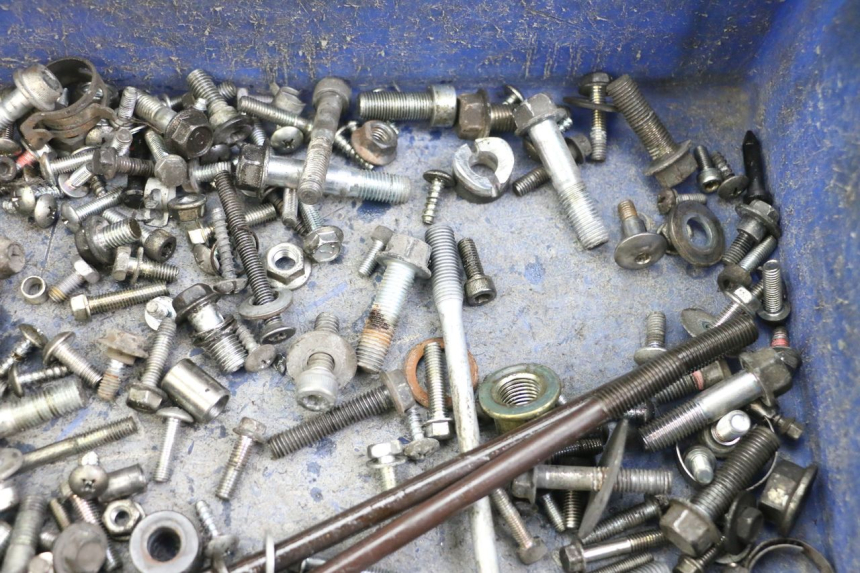 photo de ZAK SCHROEVEN EN BEVESTIGINGSMATERIAAL SUZUKI BURGMAN 125 (2015 - 2017) - Andere kijkhoek