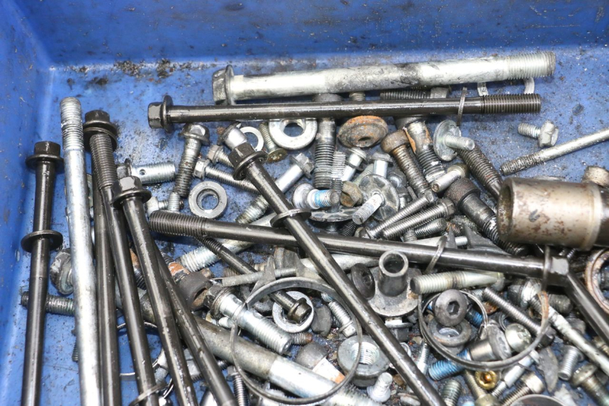 photo de ZAK SCHROEVEN EN BEVESTIGINGSMATERIAAL SUZUKI GSX F GSXF 650 (2007 - 2015) - Andere kijkhoek