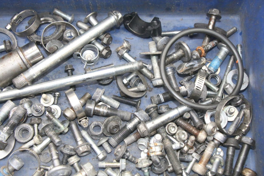 photo de ZAK SCHROEVEN EN BEVESTIGINGSMATERIAAL SUZUKI GSX F GSXF 650 (2007 - 2015) - Zoom op gebruiksstaat