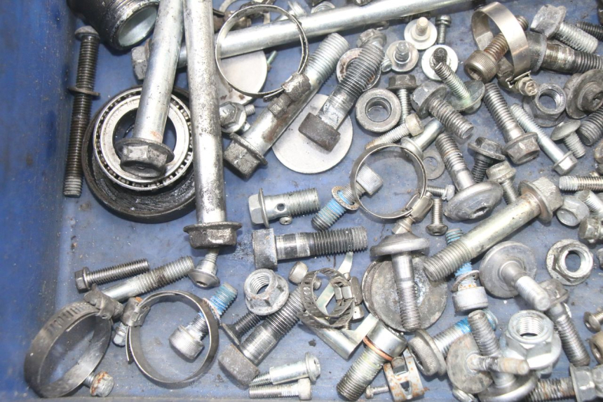 photo de ZAK SCHROEVEN EN BEVESTIGINGSMATERIAAL SUZUKI GSX F GSXF 650 (2007 - 2015) - Andere kijkhoek