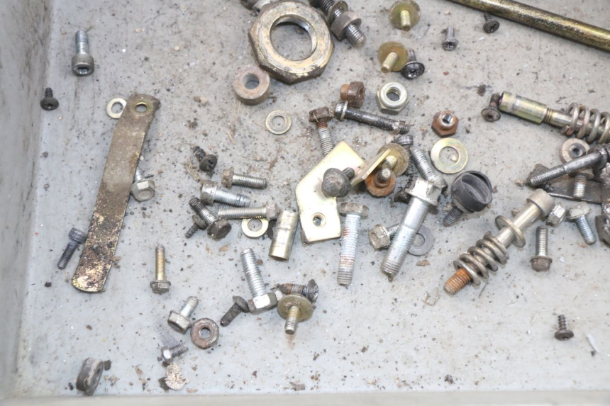 photo de ZAK SCHROEVEN EN BEVESTIGINGSMATERIAAL PEUGEOT SV 80 (1993 - 1997) - Detail van het onderdeel