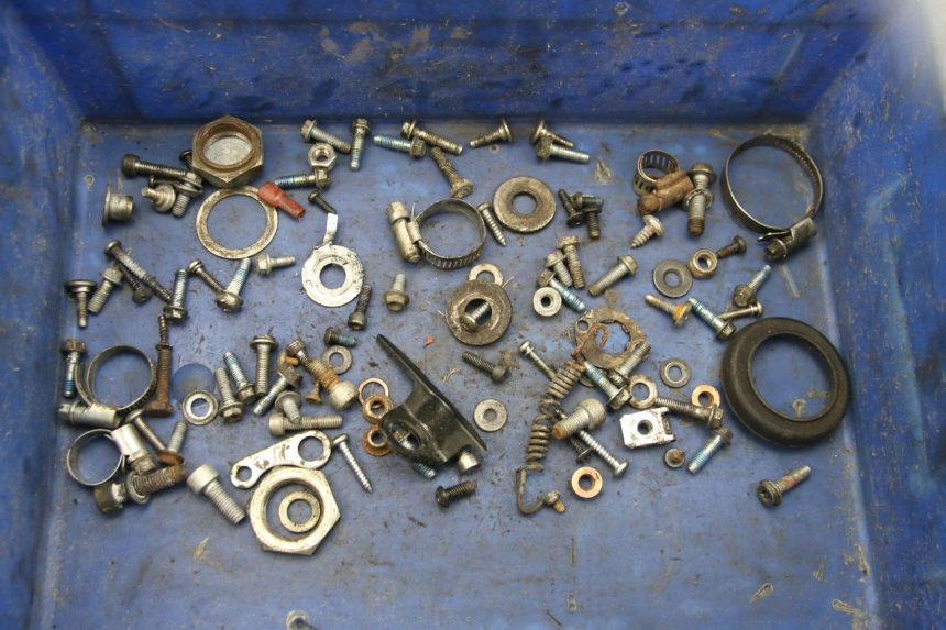 photo de ZAK SCHROEVEN EN BEVESTIGINGSMATERIAAL APRILIA SX 50 (2011 - 2017) - Hoofdaanzicht