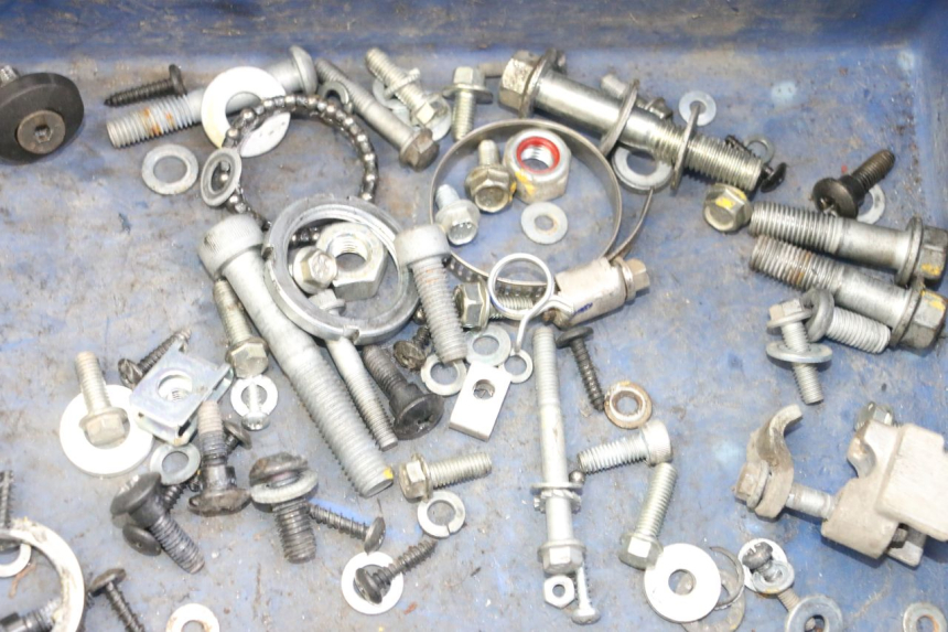 photo de ZAK SCHROEVEN EN BEVESTIGINGSMATERIAAL APRILIA SXR 50 (2021 - 2023) - Technische close-up