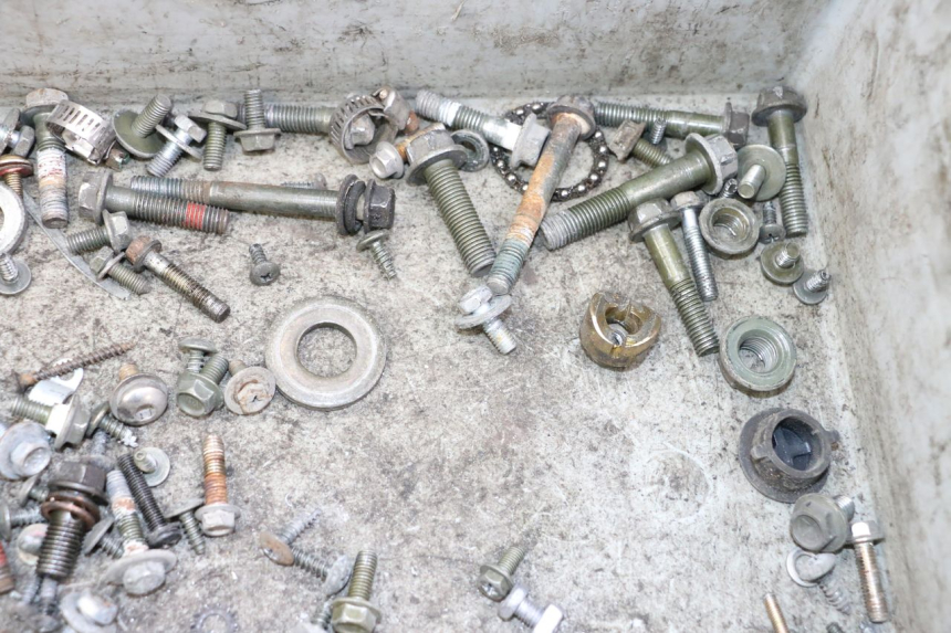 photo de ZAK SCHROEVEN EN BEVESTIGINGSMATERIAAL SYM FIDDLE 3 III 125 (2014 - 2020) - Zoom op gebruiksstaat