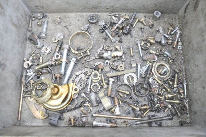 photo de ZAK SCHROEVEN EN BEVESTIGINGSMATERIAAL SYM SYMPHONY 125 (2009 - 2015) - Hoofdaanzicht