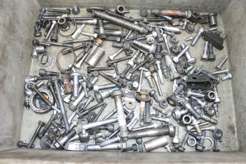 photo de ZAK SCHROEVEN EN BEVESTIGINGSMATERIAAL YAMAHA TDM ABS 900 (2002 - 2014) - Hoofdaanzicht