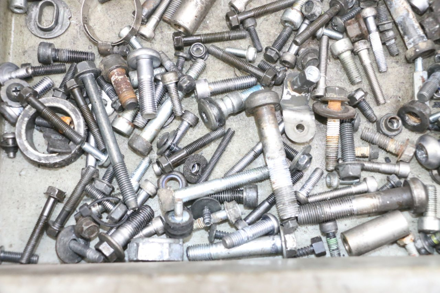 photo de ZAK SCHROEVEN EN BEVESTIGINGSMATERIAAL YAMAHA TDM ABS 900 (2002 - 2014) - Andere kijkhoek