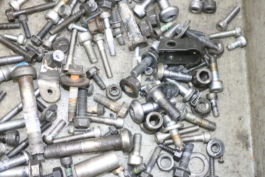 photo de ZAK SCHROEVEN EN BEVESTIGINGSMATERIAAL YAMAHA TDM ABS 900 (2002 - 2014) - Technische close-up