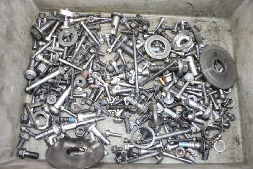 photo de ZAK SCHROEVEN EN BEVESTIGINGSMATERIAAL YAMAHA TDM ABS 900 (2002 - 2014) - Hoofdaanzicht