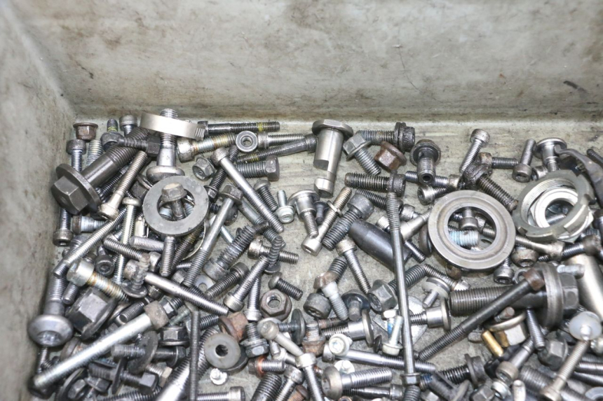 photo de ZAK SCHROEVEN EN BEVESTIGINGSMATERIAAL YAMAHA TDM ABS 900 (2002 - 2014) - Zoom op gebruiksstaat