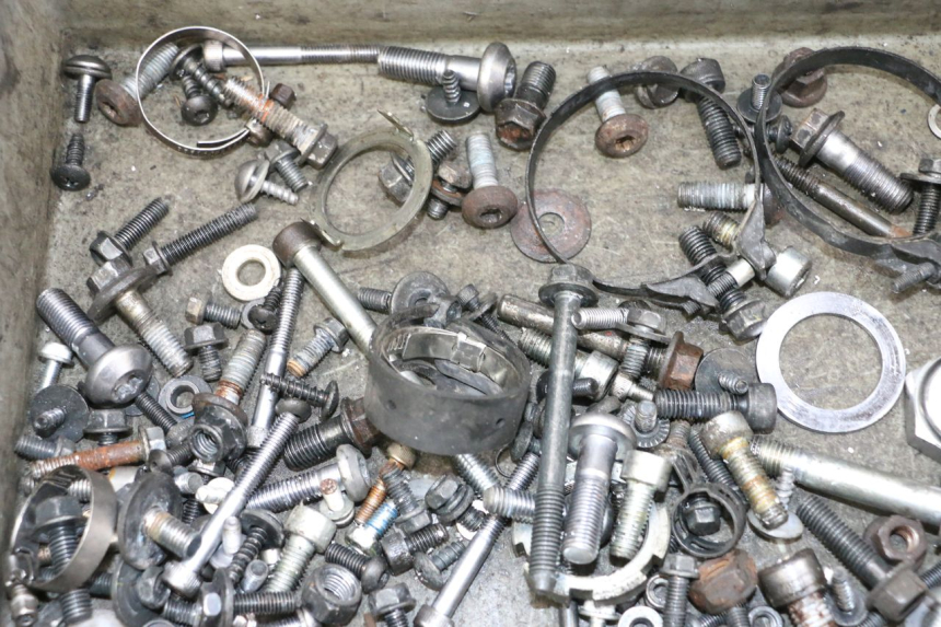 photo de ZAK SCHROEVEN EN BEVESTIGINGSMATERIAAL YAMAHA TDM ABS 900 (2002 - 2014) - Zoom op gebruiksstaat