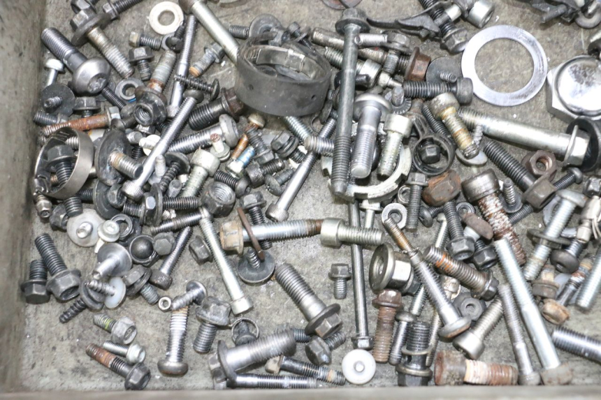 photo de ZAK SCHROEVEN EN BEVESTIGINGSMATERIAAL YAMAHA TDM ABS 900 (2002 - 2014) - Andere kijkhoek