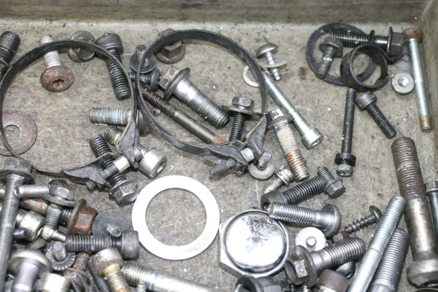 photo de ZAK SCHROEVEN EN BEVESTIGINGSMATERIAAL YAMAHA TDM ABS 900 (2002 - 2014) - Overzicht