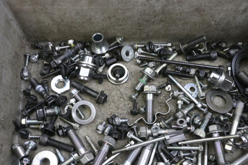 photo de ZAK SCHROEVEN EN BEVESTIGINGSMATERIAAL YAMAHA TRICITY 300 (2020 - 2024) - Detail van het onderdeel