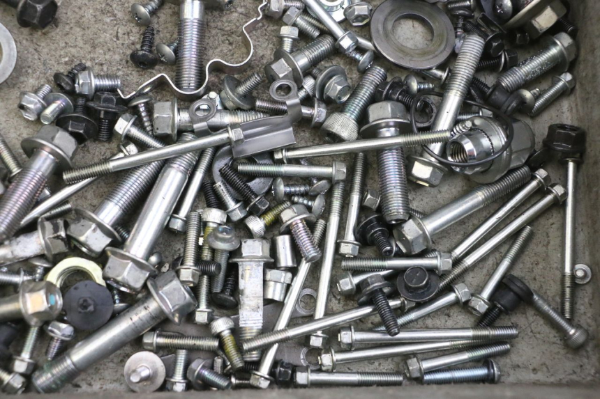 photo de ZAK SCHROEVEN EN BEVESTIGINGSMATERIAAL YAMAHA TRICITY 300 (2020 - 2024) - Andere kijkhoek