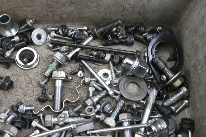 photo de ZAK SCHROEVEN EN BEVESTIGINGSMATERIAAL YAMAHA TRICITY 300 (2020 - 2024) - Technische close-up