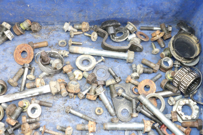 photo de ZAK SCHROEVEN EN BEVESTIGINGSMATERIAAL HONDA TRX 300 (1988 - 2000) - Andere kijkhoek