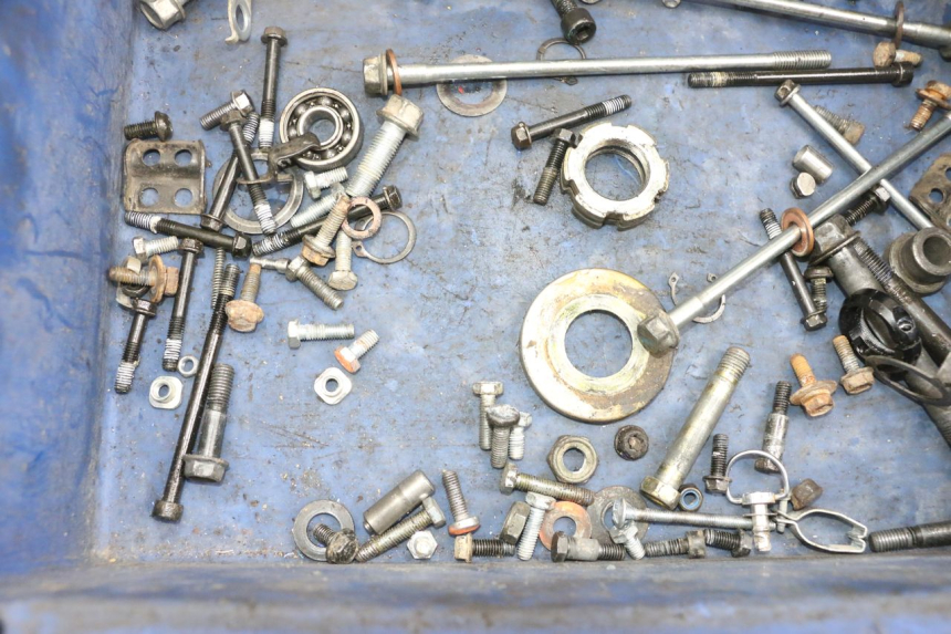 photo de ZAK SCHROEVEN EN BEVESTIGINGSMATERIAAL YAMAHA TTR 125 (2000 - 2020) - Zoom op gebruiksstaat