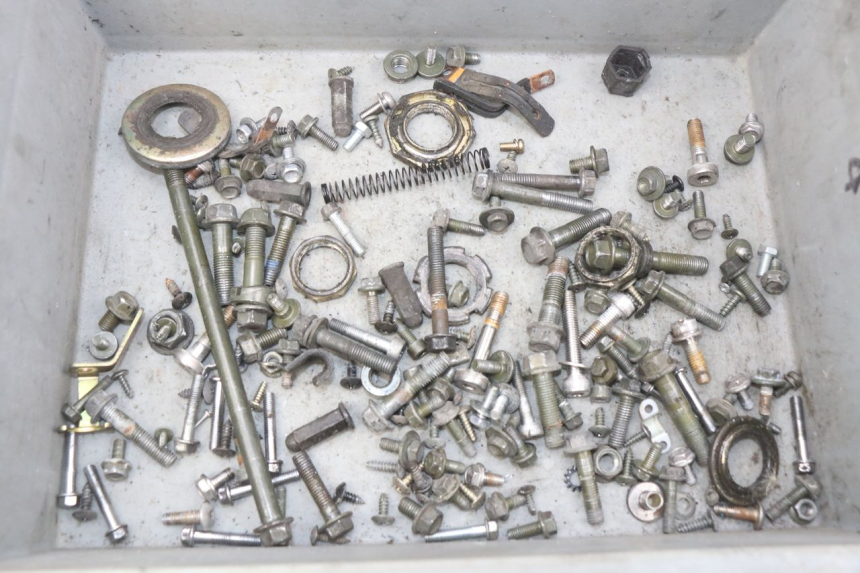 photo de ZAK SCHROEVEN EN BEVESTIGINGSMATERIAAL PEUGEOT TWEET 4T 50 (2018 - 2022) - Detail van het onderdeel