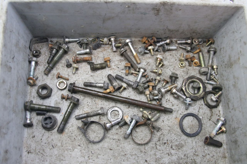 photo de ZAK SCHROEVEN EN BEVESTIGINGSMATERIAAL PEUGEOT TWEET 4T 50 (2010 - 2014) - Hoofdaanzicht