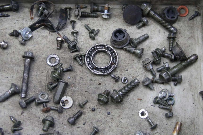 photo de ZAK SCHROEVEN EN BEVESTIGINGSMATERIAAL PEUGEOT TWEET 4T 50 (2010 - 2014) - Andere kijkhoek