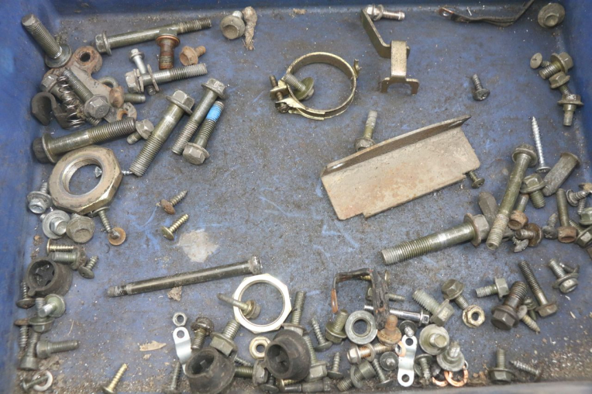 photo de ZAK SCHROEVEN EN BEVESTIGINGSMATERIAAL PEUGEOT TWEET 4T 50 (2018 - 2022) - Detail van het onderdeel