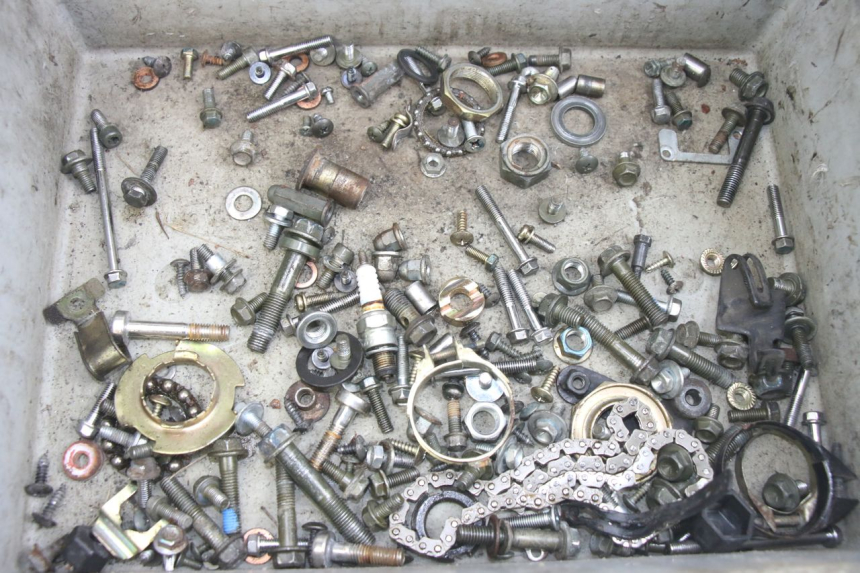 photo de ZAK SCHROEVEN EN BEVESTIGINGSMATERIAAL PEUGEOT TWEET 4T 50 (2014 - 2019) - Detail van het onderdeel