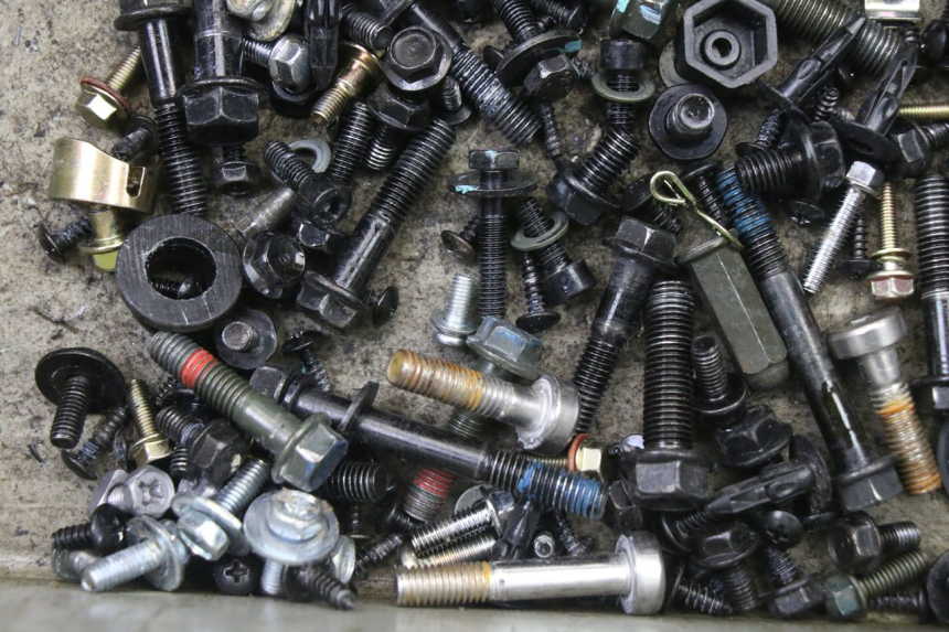 photo de ZAK SCHROEVEN EN BEVESTIGINGSMATERIAAL PEUGEOT TWEET 4T 50 (2023 - 2025) - Andere kijkhoek