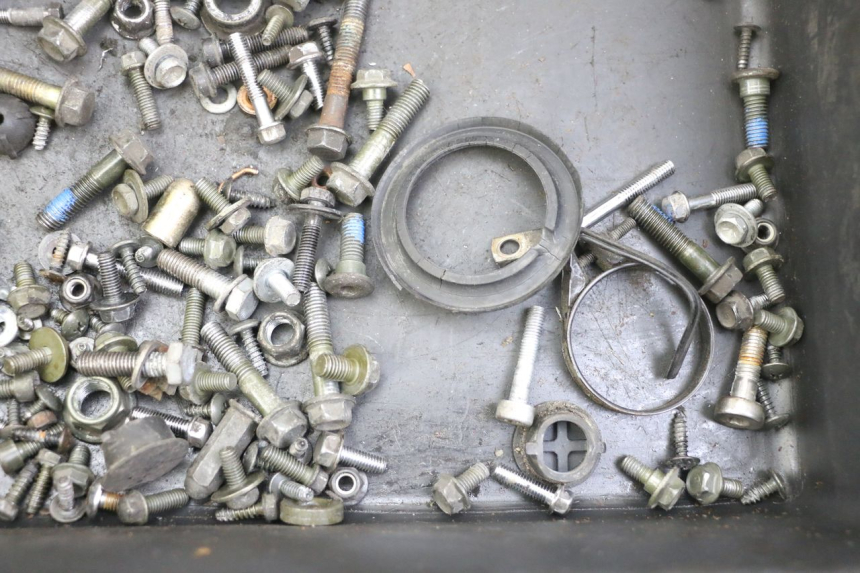 photo de ZAK SCHROEVEN EN BEVESTIGINGSMATERIAAL PEUGEOT TWEET 4T 50 (2018 - 2022) - Andere kijkhoek