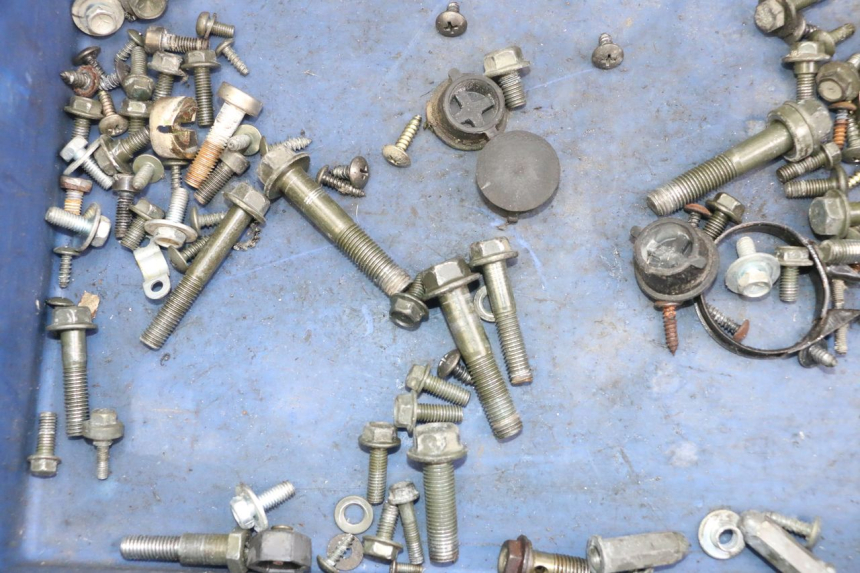 photo de ZAK SCHROEVEN EN BEVESTIGINGSMATERIAAL PEUGEOT TWEET 4T 50 (2014 - 2019) - Zoom op gebruiksstaat