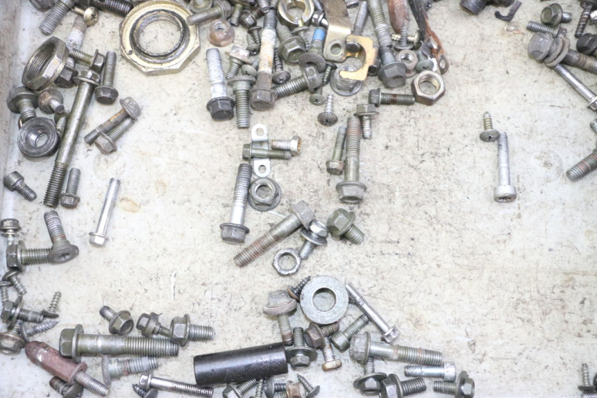 photo de ZAK SCHROEVEN EN BEVESTIGINGSMATERIAAL PEUGEOT TWEET PRO CARGO 50 (2018 - 2022) - Zoom op gebruiksstaat