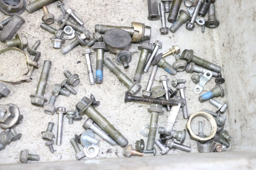 photo de ZAK SCHROEVEN EN BEVESTIGINGSMATERIAAL PEUGEOT TWEET PRO CARGO 50 (2018 - 2022) - Andere kijkhoek