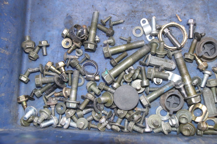 photo de ZAK SCHROEVEN EN BEVESTIGINGSMATERIAAL PEUGEOT TWEET PRO EFI 4T 50 (2021 - 2022) - Detail van het onderdeel