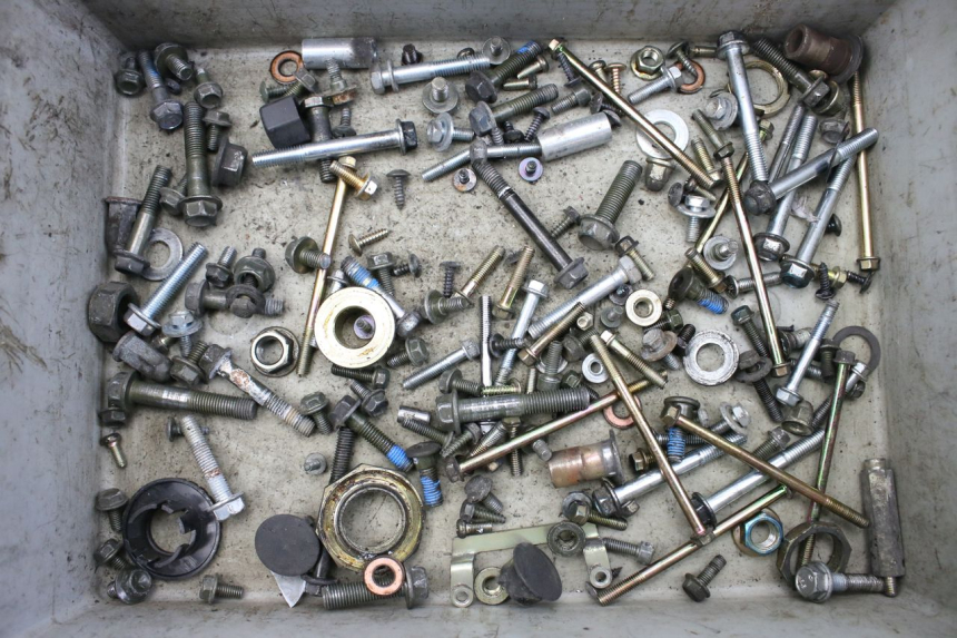 photo de ZAK SCHROEVEN EN BEVESTIGINGSMATERIAAL PEUGEOT TWEET 125 (2010 - 2017) - Hoofdaanzicht