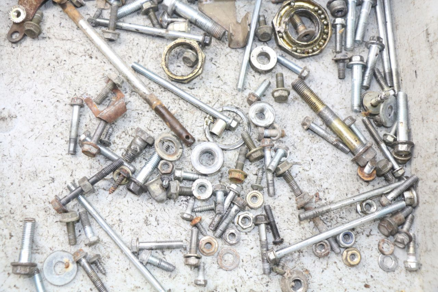 photo de ZAK SCHROEVEN EN BEVESTIGINGSMATERIAAL PEUGEOT V-CLIC VCLIC 50 (2007 - 2013) - Detail van het onderdeel