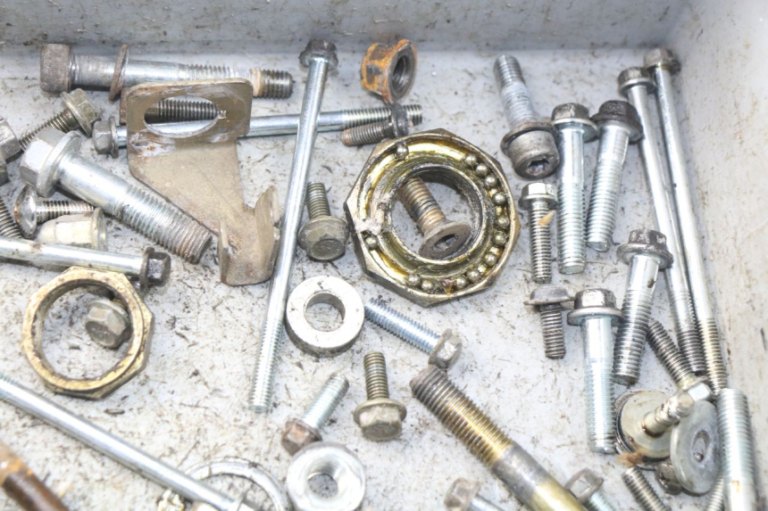 photo de ZAK SCHROEVEN EN BEVESTIGINGSMATERIAAL PEUGEOT V-CLIC VCLIC 50 (2007 - 2013) - Technische close-up