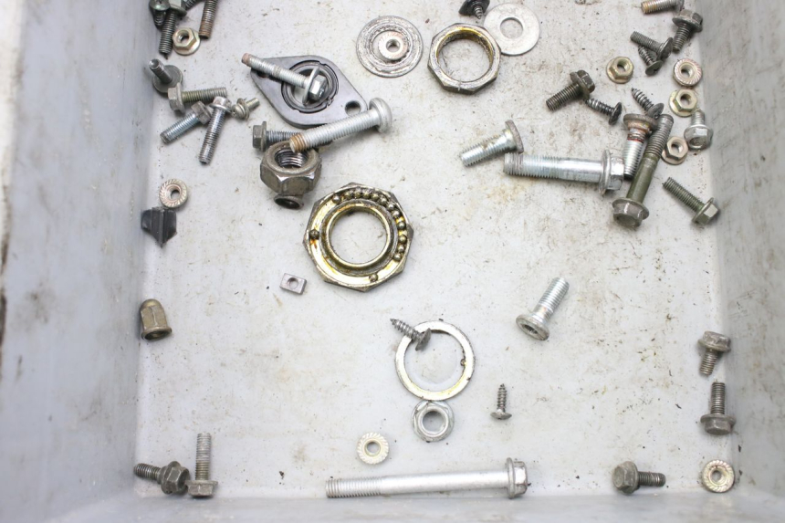 photo de ZAK SCHROEVEN EN BEVESTIGINGSMATERIAAL PEUGEOT V-CLIC VCLIC 50 (2007 - 2013) - Andere kijkhoek