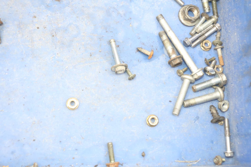 photo de ZAK SCHROEVEN EN BEVESTIGINGSMATERIAAL PEUGEOT V-CLIC VCLIC 50 (2007 - 2013) - Zoom op gebruiksstaat