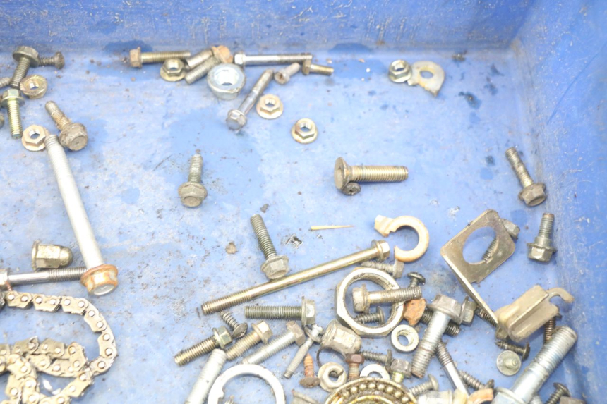 photo de ZAK SCHROEVEN EN BEVESTIGINGSMATERIAAL PEUGEOT V-CLIC VCLIC 50 (2007 - 2013) - Zoom op gebruiksstaat