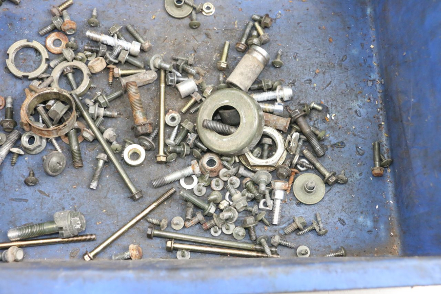 photo de ZAK SCHROEVEN EN BEVESTIGINGSMATERIAAL BEELINE VELOCE 4T 50 (2011 - 2020) - Detail van het onderdeel