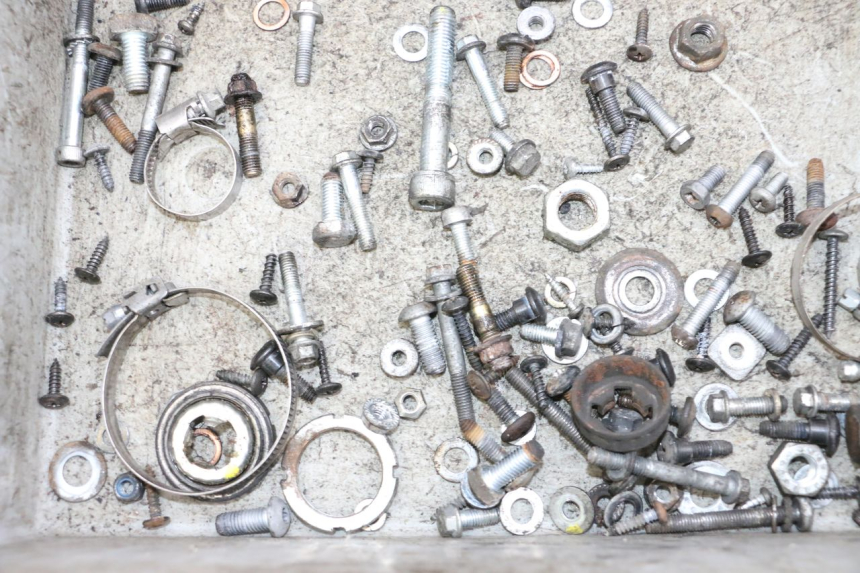 photo de ZAK SCHROEVEN EN BEVESTIGINGSMATERIAAL PIAGGIO VESPA GTS SUPER IE 125 (2009 - 2016) - Andere kijkhoek