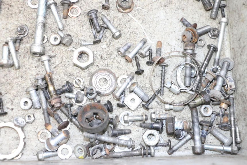 photo de ZAK SCHROEVEN EN BEVESTIGINGSMATERIAAL PIAGGIO VESPA GTS SUPER IE 125 (2009 - 2016) - Technische close-up