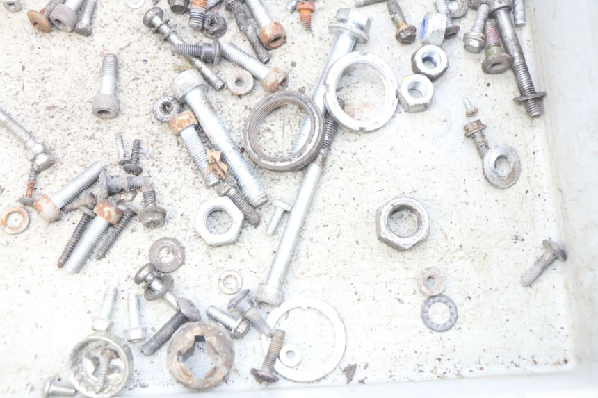 photo de ZAK SCHROEVEN EN BEVESTIGINGSMATERIAAL PIAGGIO VESPA LX 2T 50 (2005 - 2013) - Zoom op gebruiksstaat