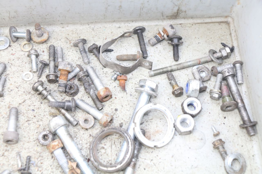 photo de ZAK SCHROEVEN EN BEVESTIGINGSMATERIAAL PIAGGIO VESPA LX 2T 50 (2005 - 2013) - Andere kijkhoek